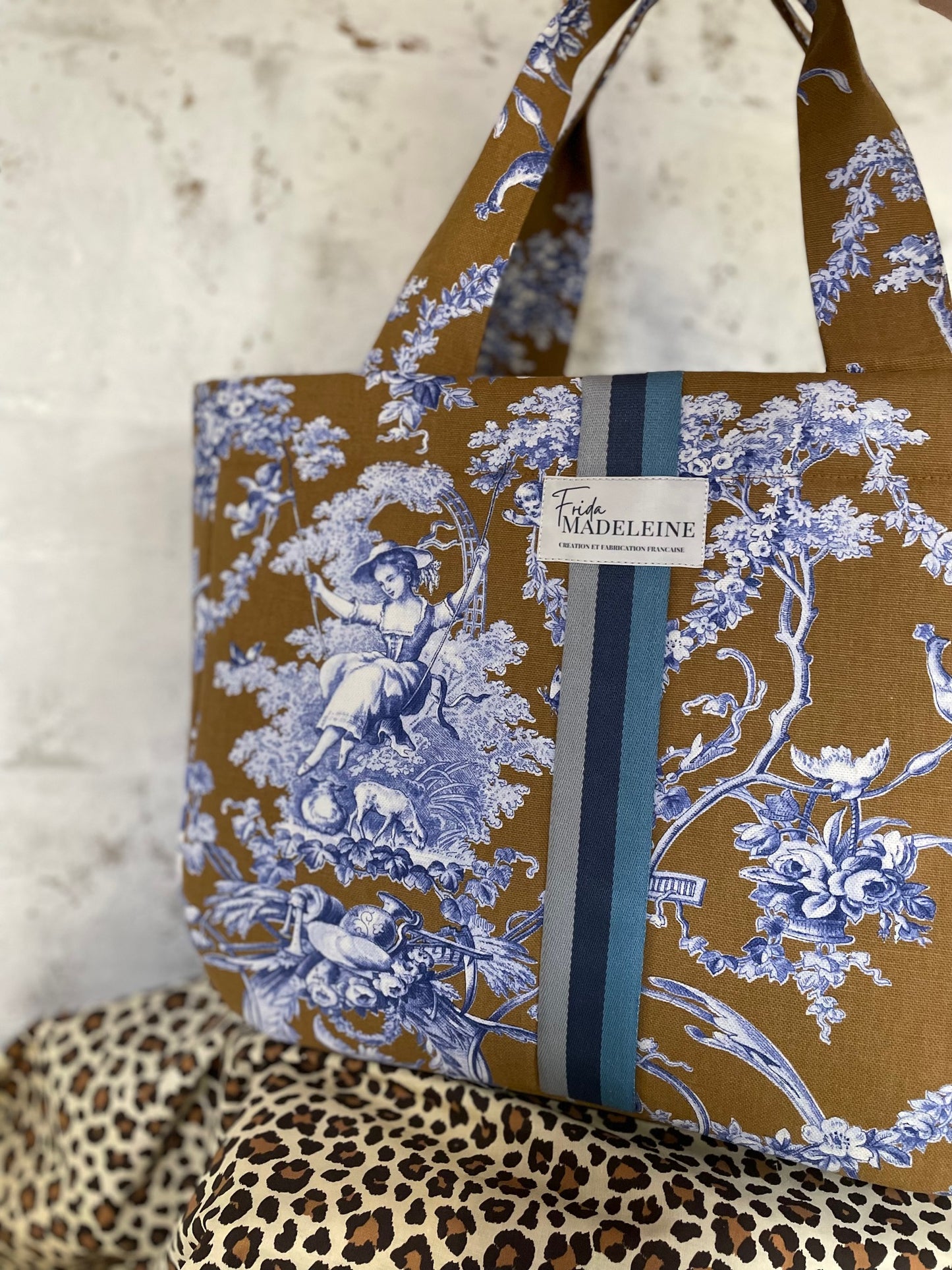 Cabas Emile Camel et Bleu en toile de Jouy