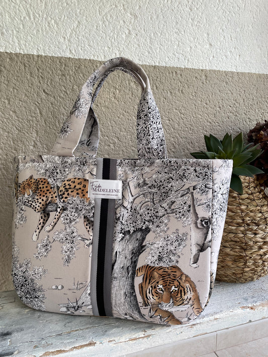 Sac cabas Émile en Toile de Jouy au motif animalier gris avec ruban signature Frida Madeleine
